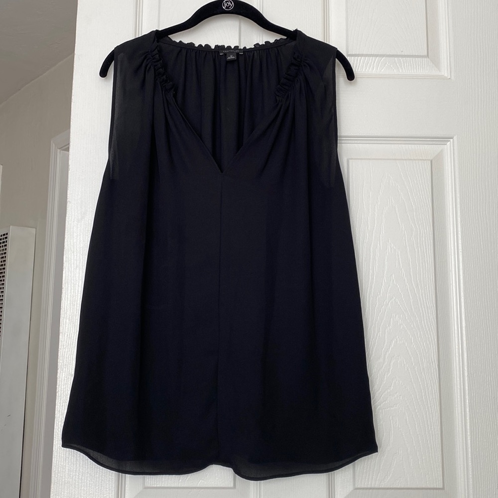 Medium Ann Taylor Black Top